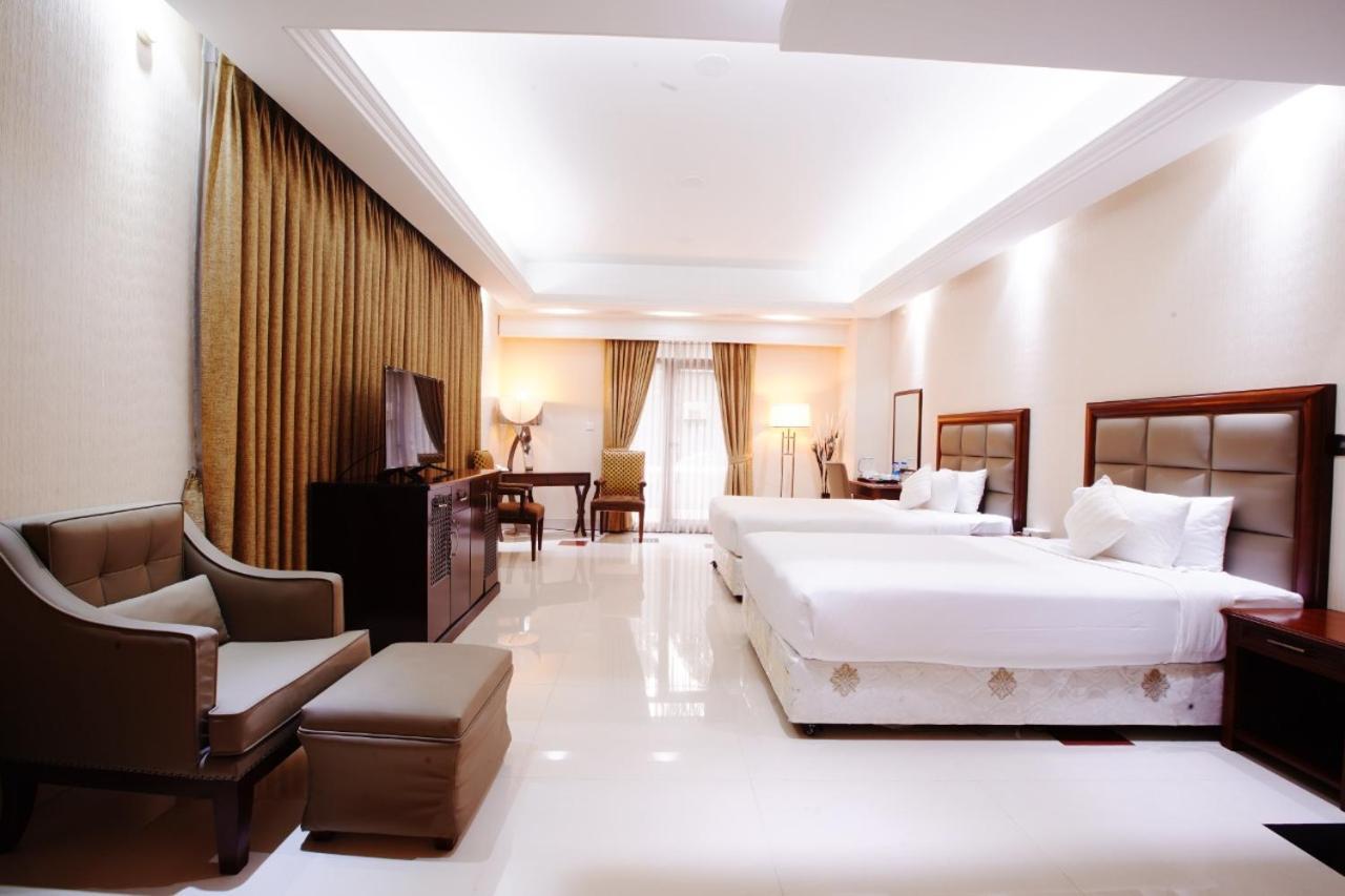 The Royal Paradise Dhaka Exterior photo
